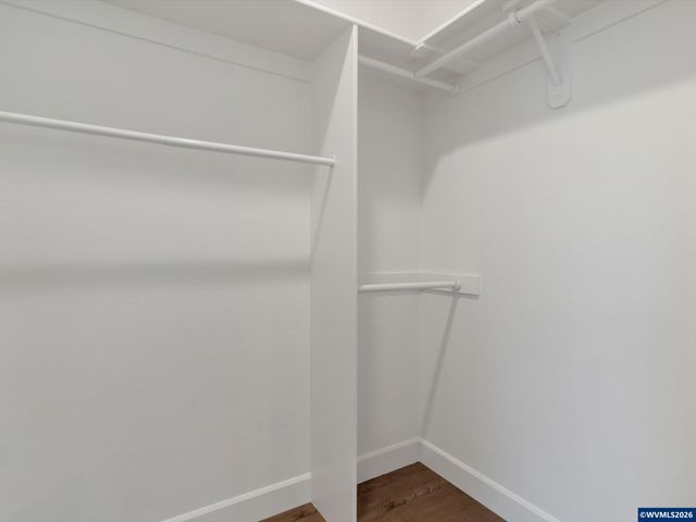 355 SE Juniper St, Mill City, OR 97360