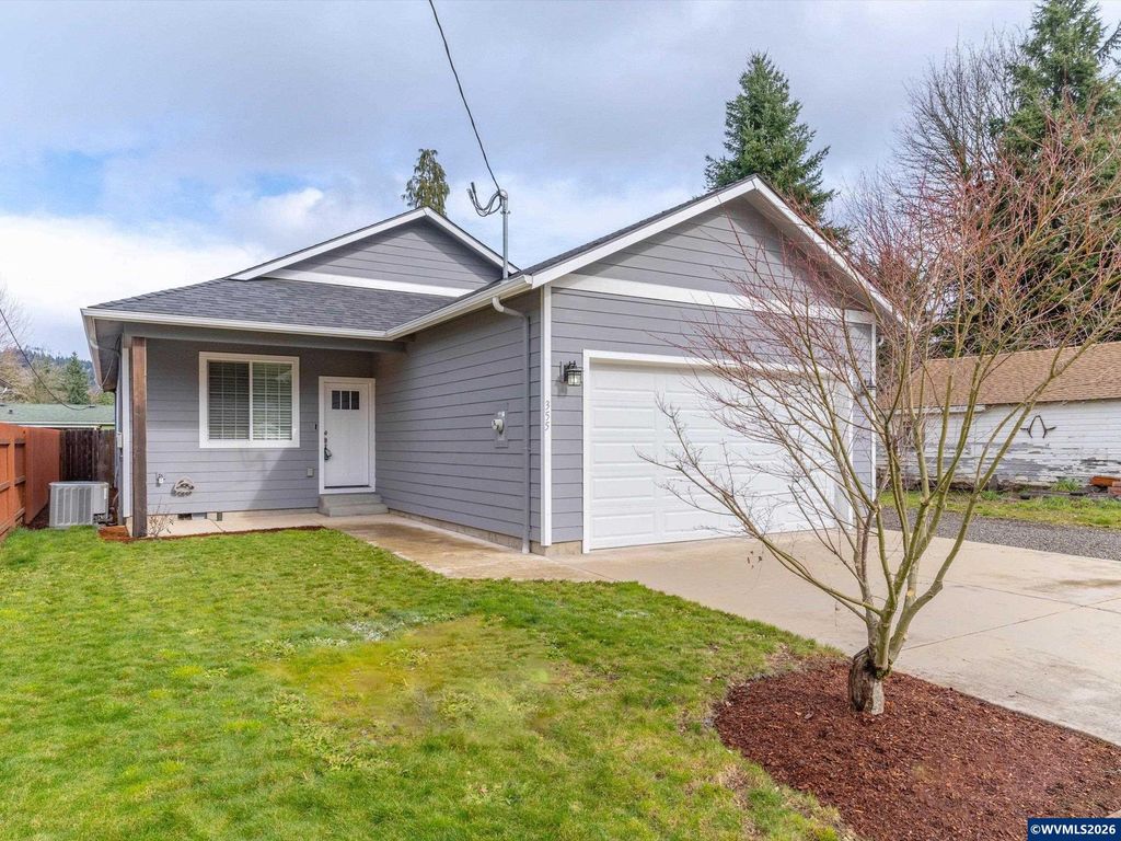 355 SE Juniper St, Mill City, OR 97360