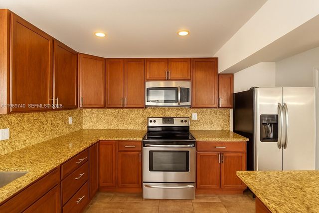 6780 Meade St, Hollywood, FL 33024