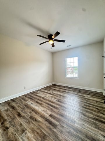 550 Peachers Mill Rd, Clarksville, TN 37042