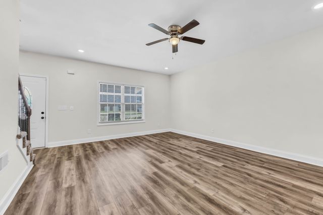 550 Peachers Mill Rd, Clarksville, TN 37042