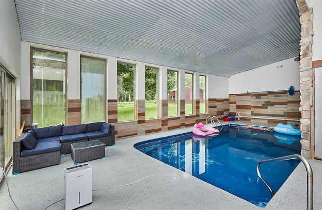 2337 Vintage Lane, St Charles, IA 50240