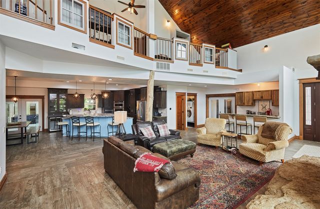 2337 Vintage Lane, St Charles, IA 50240
