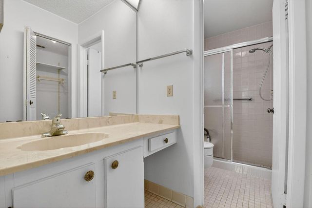 6262 Tall Cypress Circle, Greenacres, FL 33463