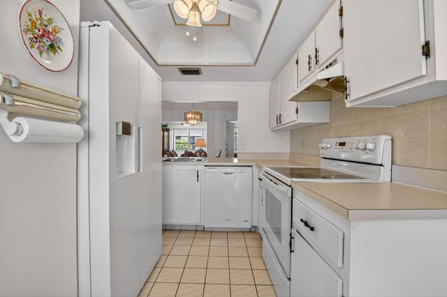 6262 Tall Cypress Circle, Greenacres, FL 33463