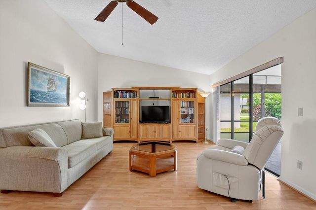 6262 Tall Cypress Circle, Greenacres, FL 33463