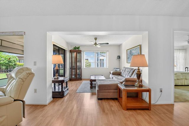 6262 Tall Cypress Circle, Greenacres, FL 33463