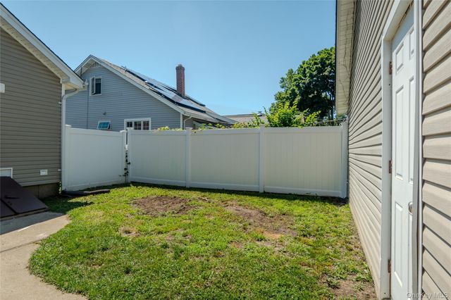 156 Fairview Avenue, Bayport, NY 11705