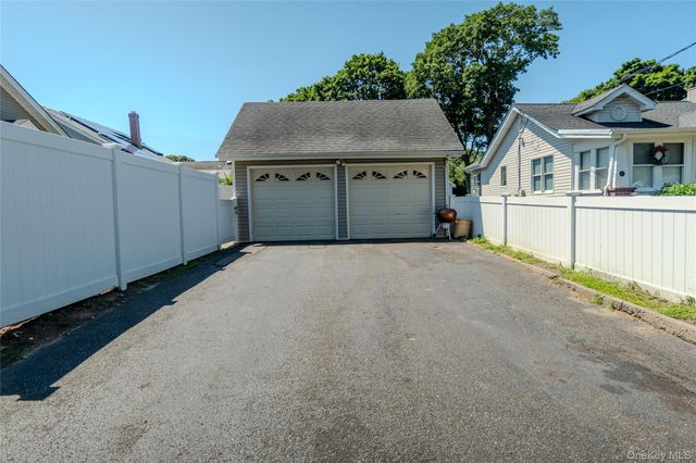 156 Fairview Avenue, Bayport, NY 11705