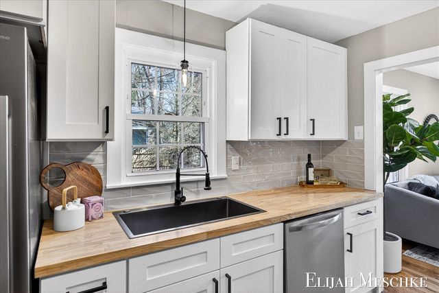 2526 Pennsylvania Avenue, Muskegon, MI 49445