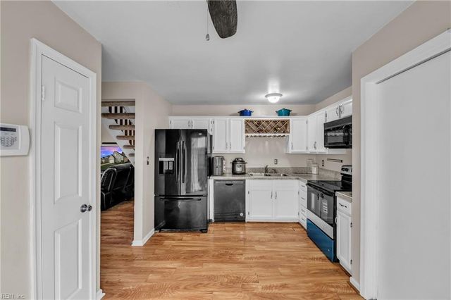 4121 Maycox CT, Virginia Beach, VA 23453