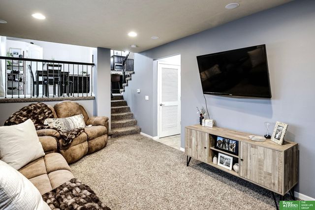 16440 Cary Street, Omaha, NE 68136