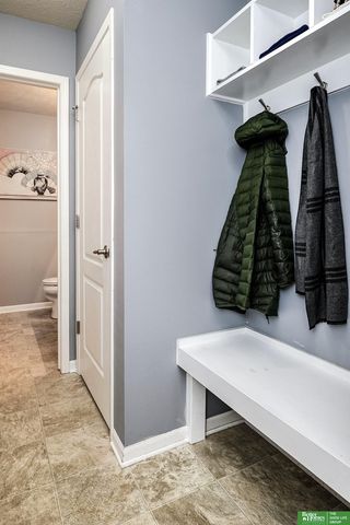 16440 Cary Street, Omaha, NE 68136