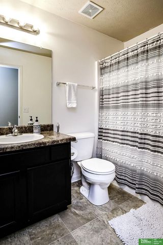 16440 Cary Street, Omaha, NE 68136