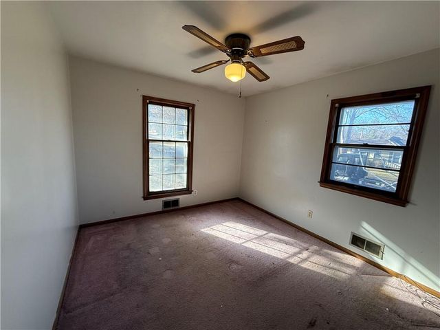 8200 E 104th Terrace, Kansas City, MO 64134