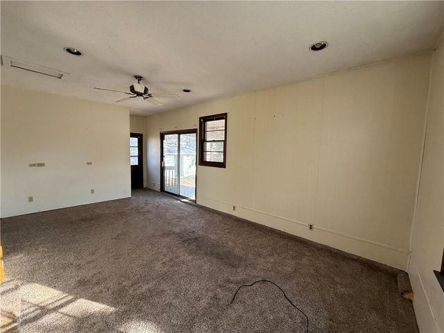 8200 E 104th Terrace, Kansas City, MO 64134