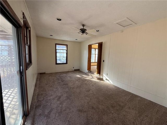 8200 E 104th Terrace, Kansas City, MO 64134