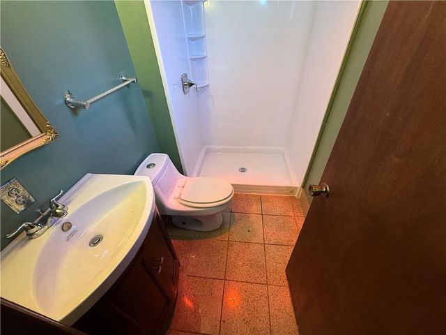 8200 E 104th Terrace, Kansas City, MO 64134