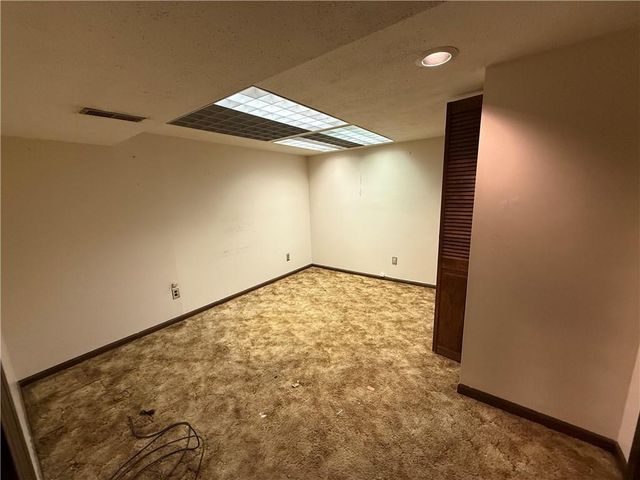 8200 E 104th Terrace, Kansas City, MO 64134