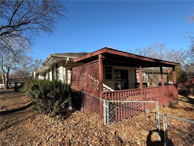 8200 E 104th Terrace, Kansas City, MO 64134