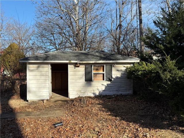 8200 E 104th Terrace, Kansas City, MO 64134