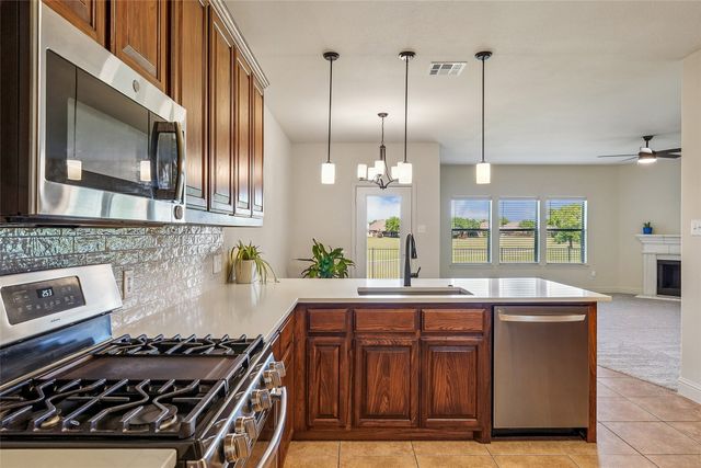 304 Creekside Trail, Argyle, TX 76226