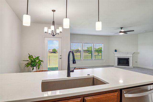 304 Creekside Trail, Argyle, TX 76226