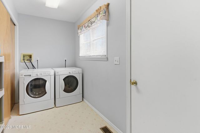 101 Foxwood Lane, Forked River, NJ 08731