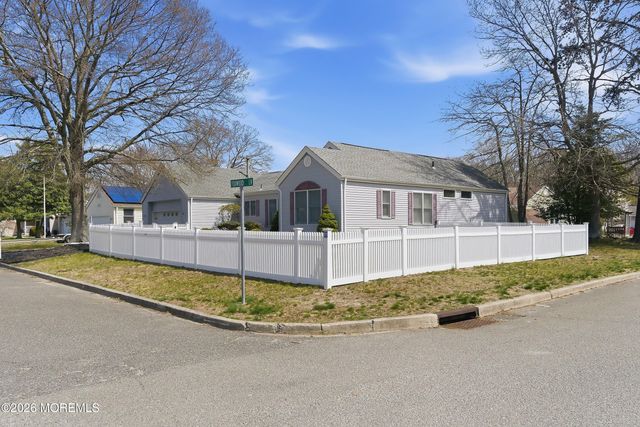 101 Foxwood Lane, Forked River, NJ 08731