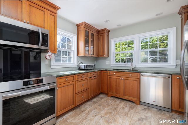 300 Ford Street, Milford, CT 06461
