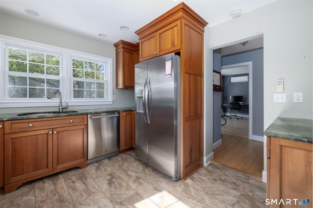 300 Ford Street, Milford, CT 06461