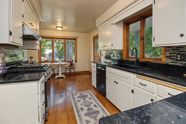 6700 Hillside Lane, Edina, MN 55439