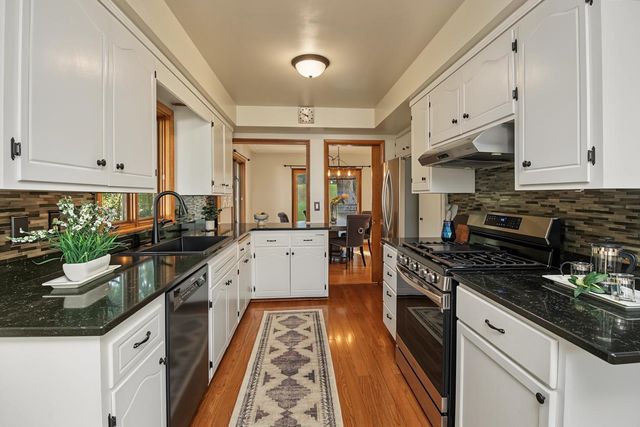 6700 Hillside Lane, Edina, MN 55439
