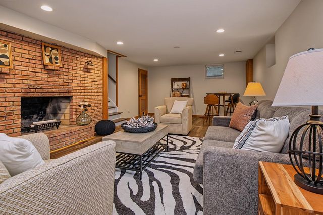 6700 Hillside Lane, Edina, MN 55439
