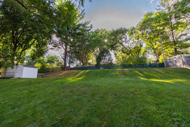 6700 Hillside Lane, Edina, MN 55439