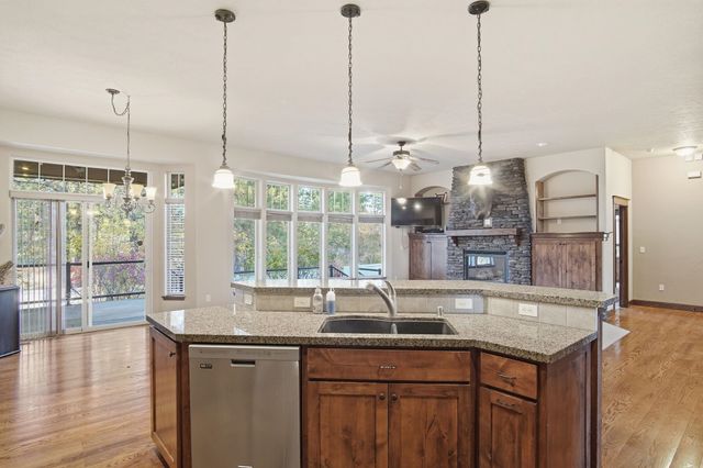 1610 W Panorama Ave, Spokane, WA 99208