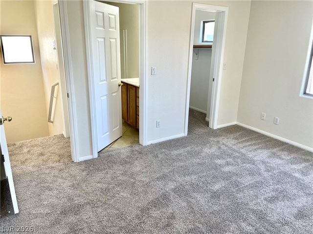 8233 Strawberry Spring Street, Las Vegas, NV 89143
