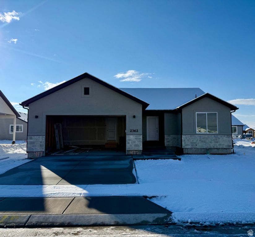 2338 E SEGO LILIY DR, Eagle Mountain, UT 84005
