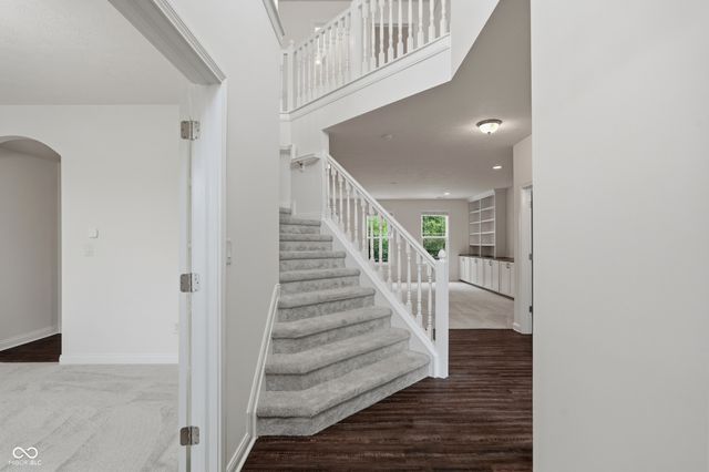 6304 Burgin Drive, Whitestown, IN 46075