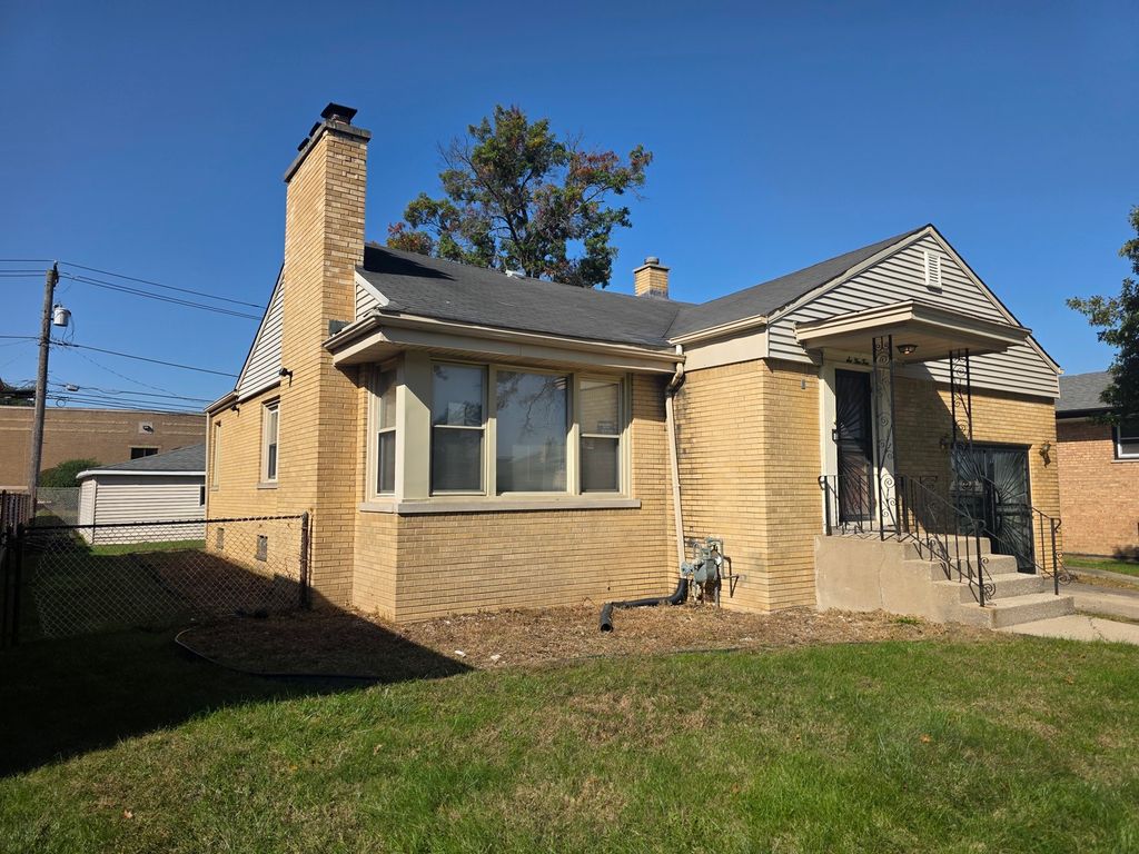 654 Yates Avenue, Calumet City, IL 60409 — exterior