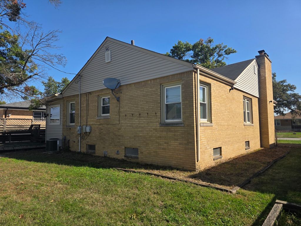 654 Yates Avenue, Calumet City, IL 60409 — photo 4