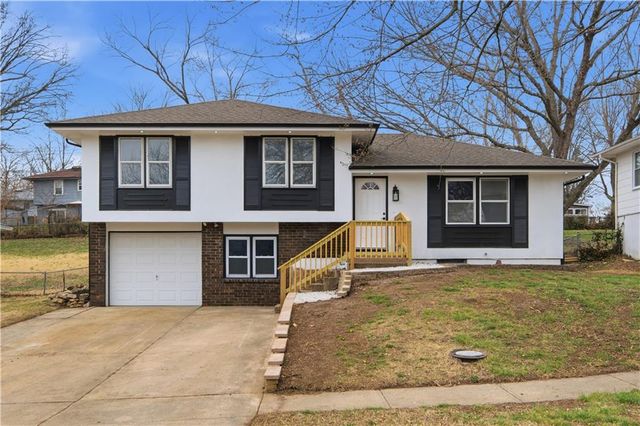 11608 Greenwood Road, Kansas City, MO 64134