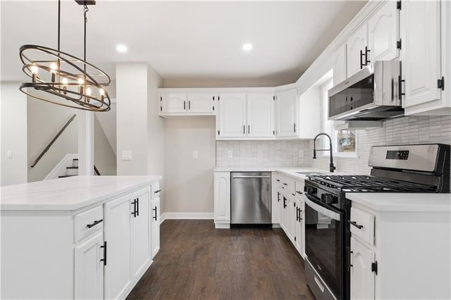 11608 Greenwood Road, Kansas City, MO 64134