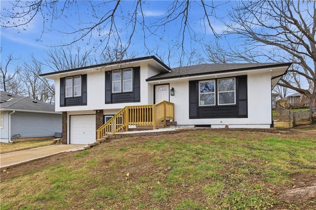 11608 Greenwood Road, Kansas City, MO 64134