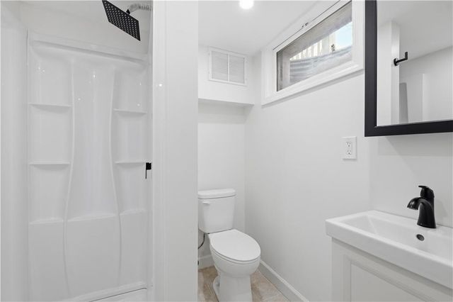 11608 Greenwood Road, Kansas City, MO 64134