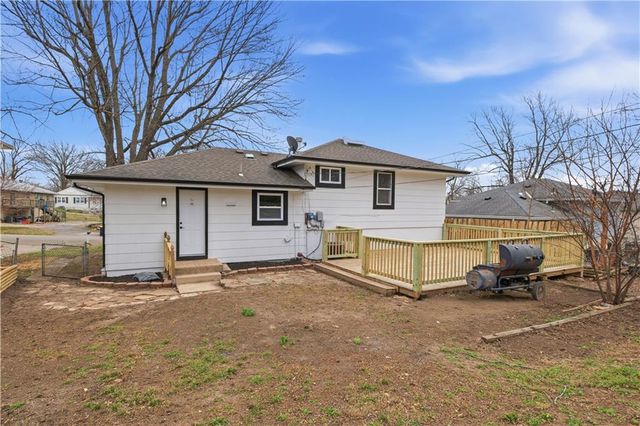 11608 Greenwood Road, Kansas City, MO 64134