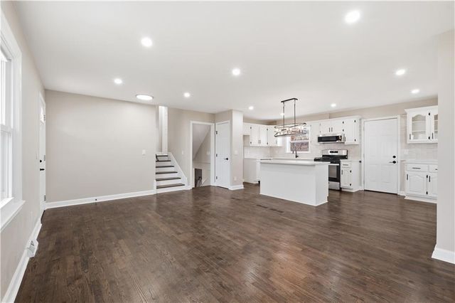 11608 Greenwood Road, Kansas City, MO 64134