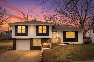 11608 Greenwood Road, Kansas City, MO 64134