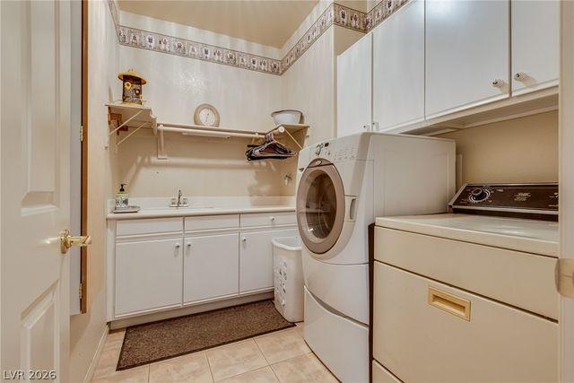6680 Blue Sapphire Avenue, Las Vegas, NV 89110