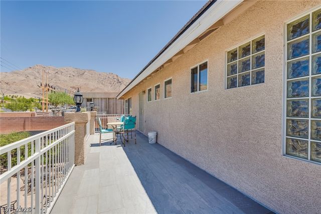6680 Blue Sapphire Avenue, Las Vegas, NV 89110